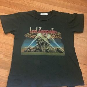 Daydreamer Led Zeppelin 11 blimp weekend tee